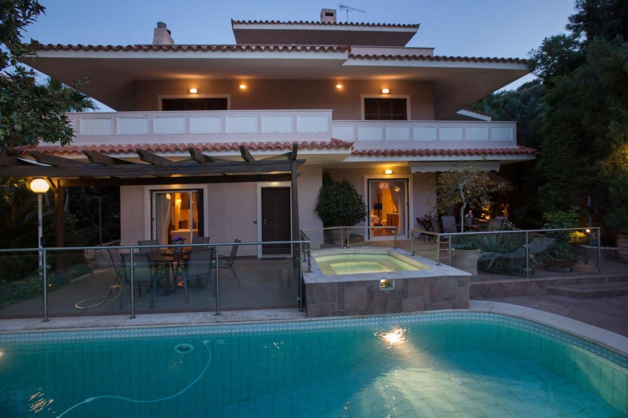 Exceptional Villa In Voula Near The Sea Athén Kültér fotó